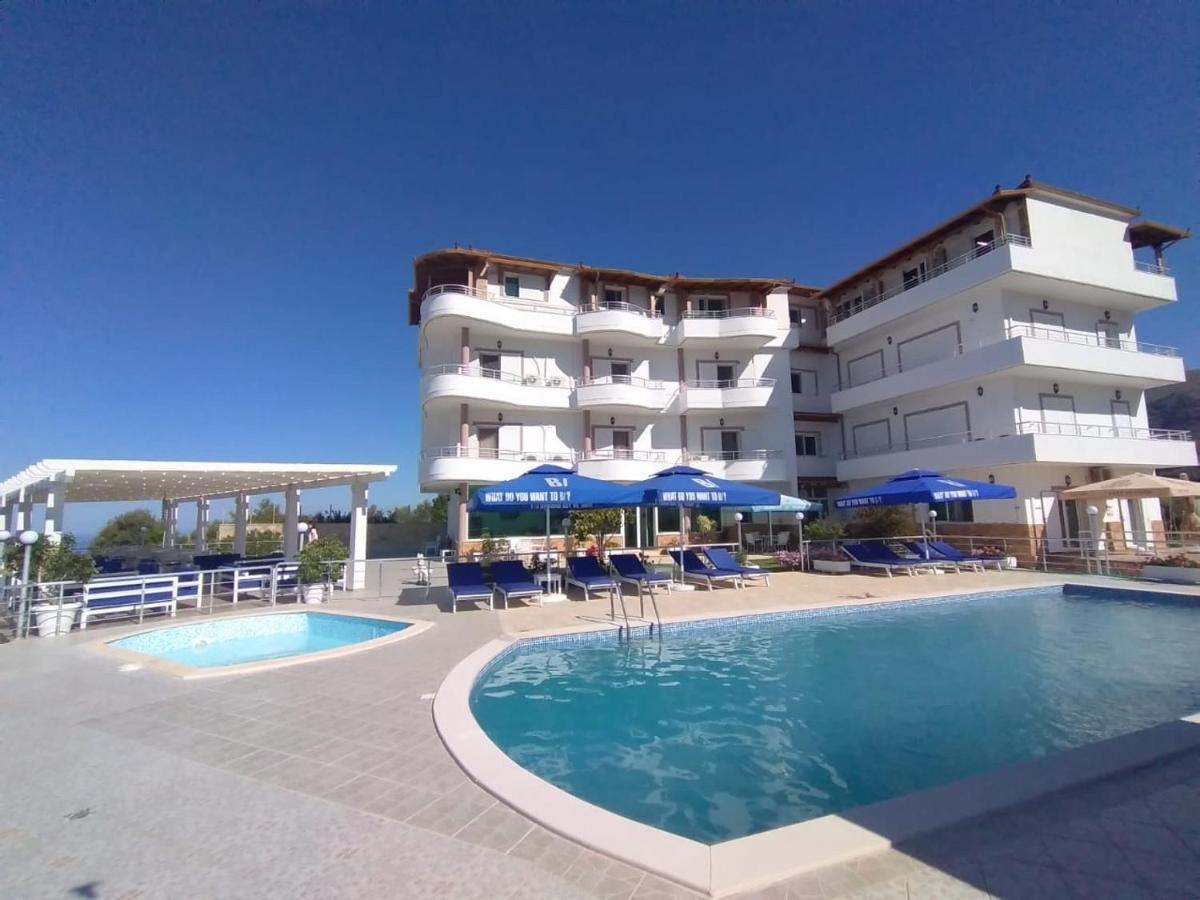 Hotel Vila Kafe Lukovë Exteriör bild