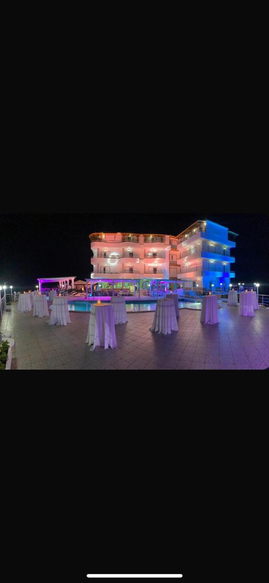 Hotel Vila Kafe Lukovë Exteriör bild