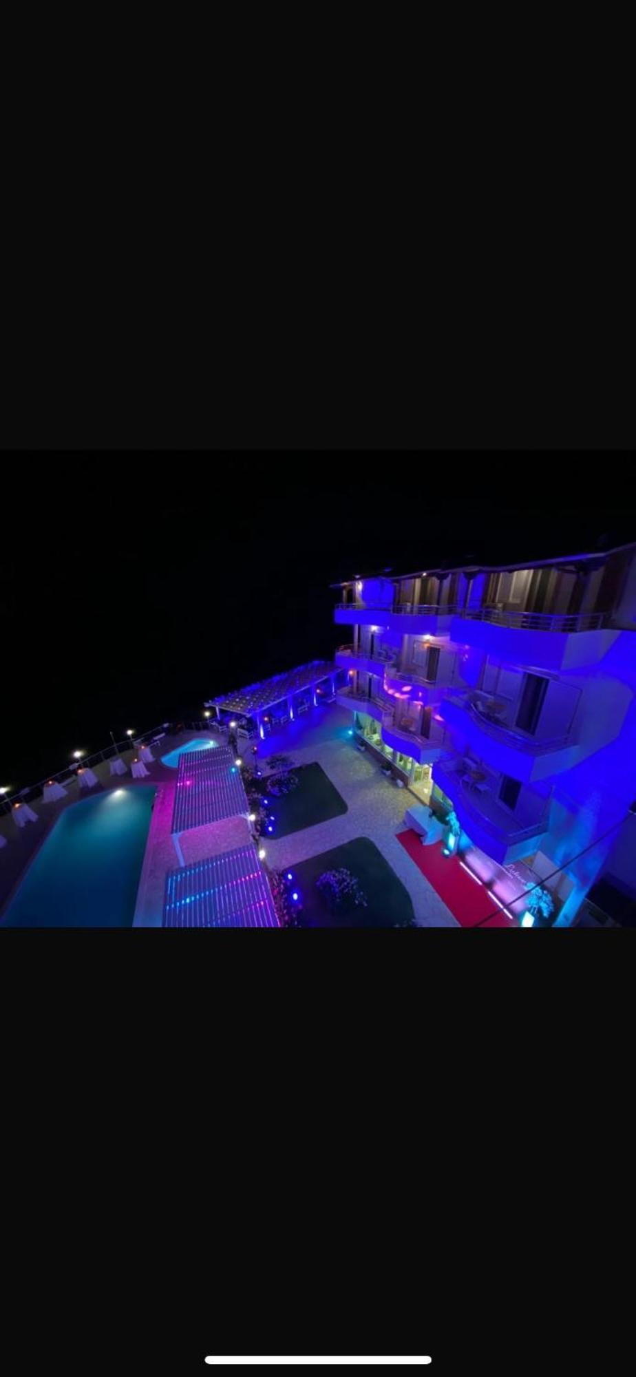 Hotel Vila Kafe Lukovë Exteriör bild