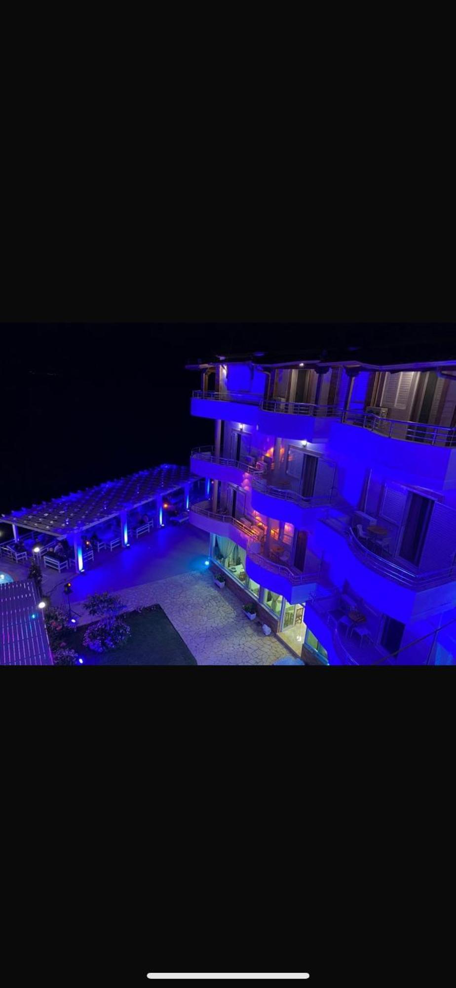 Hotel Vila Kafe Lukovë Exteriör bild