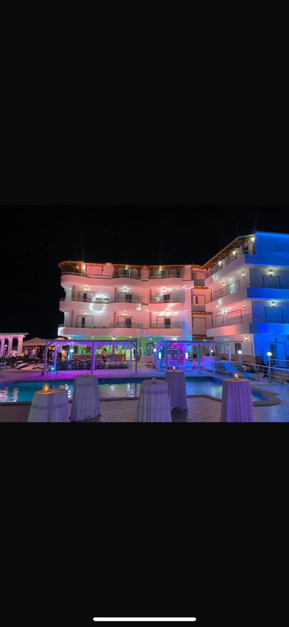 Hotel Vila Kafe Lukovë Exteriör bild