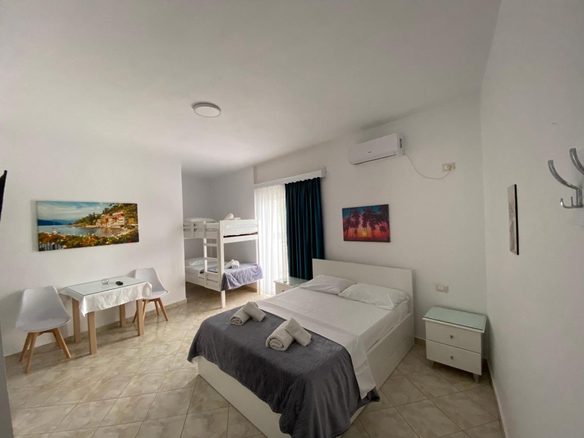Hotel Vila Kafe Lukovë Exteriör bild