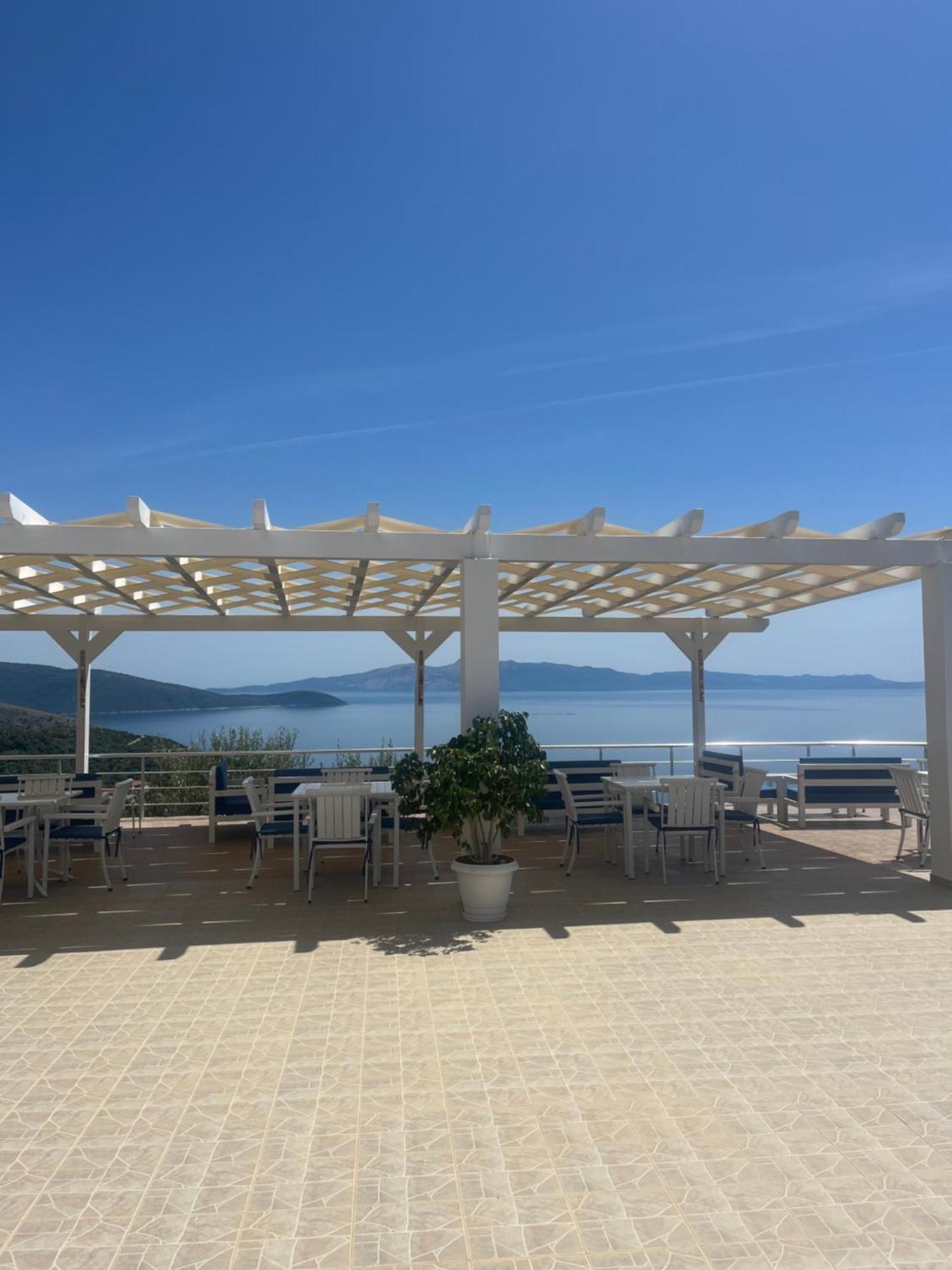 Hotel Vila Kafe Lukovë Exteriör bild