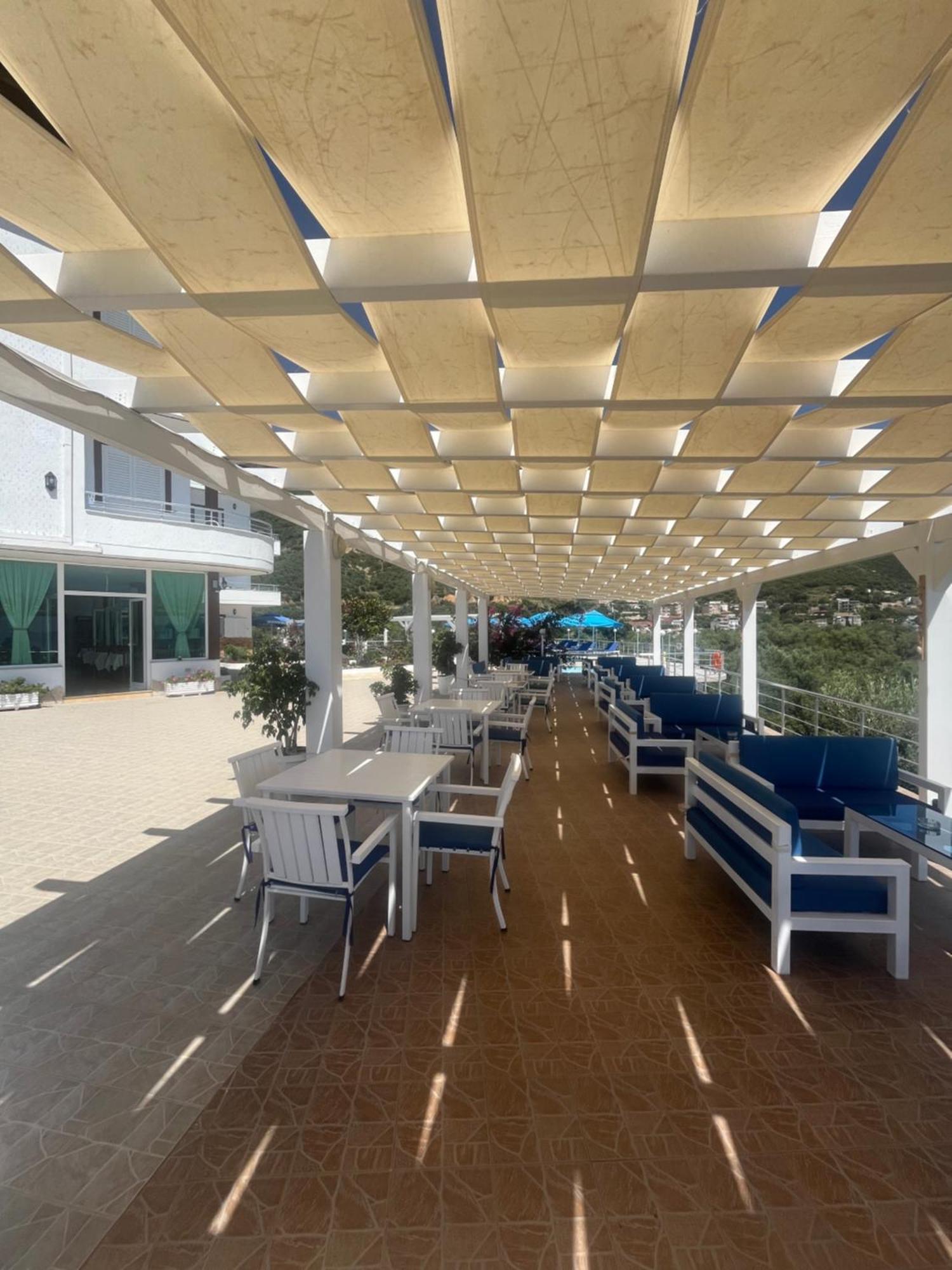 Hotel Vila Kafe Lukovë Exteriör bild