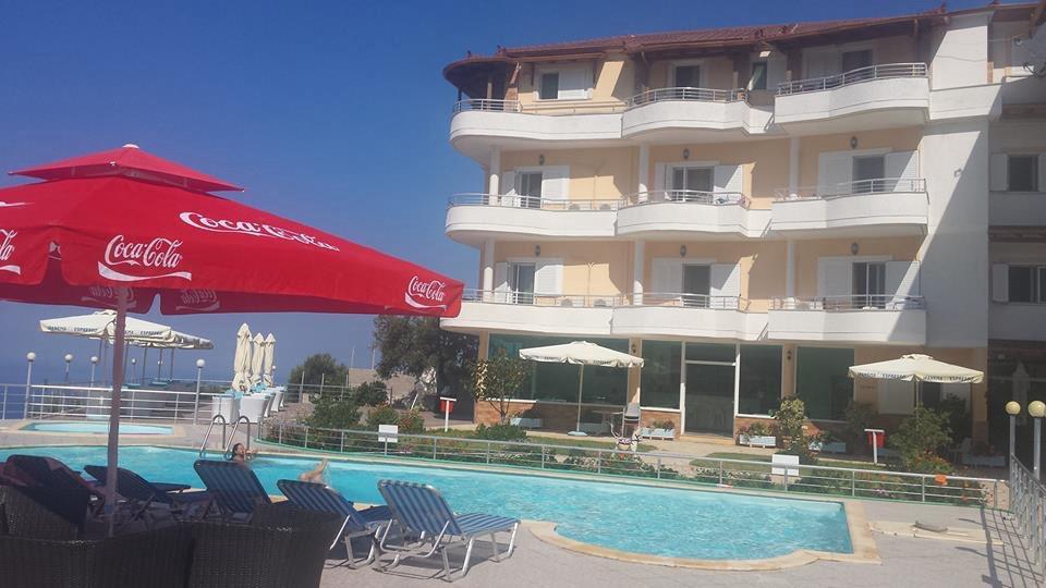 Hotel Vila Kafe Lukovë Exteriör bild
