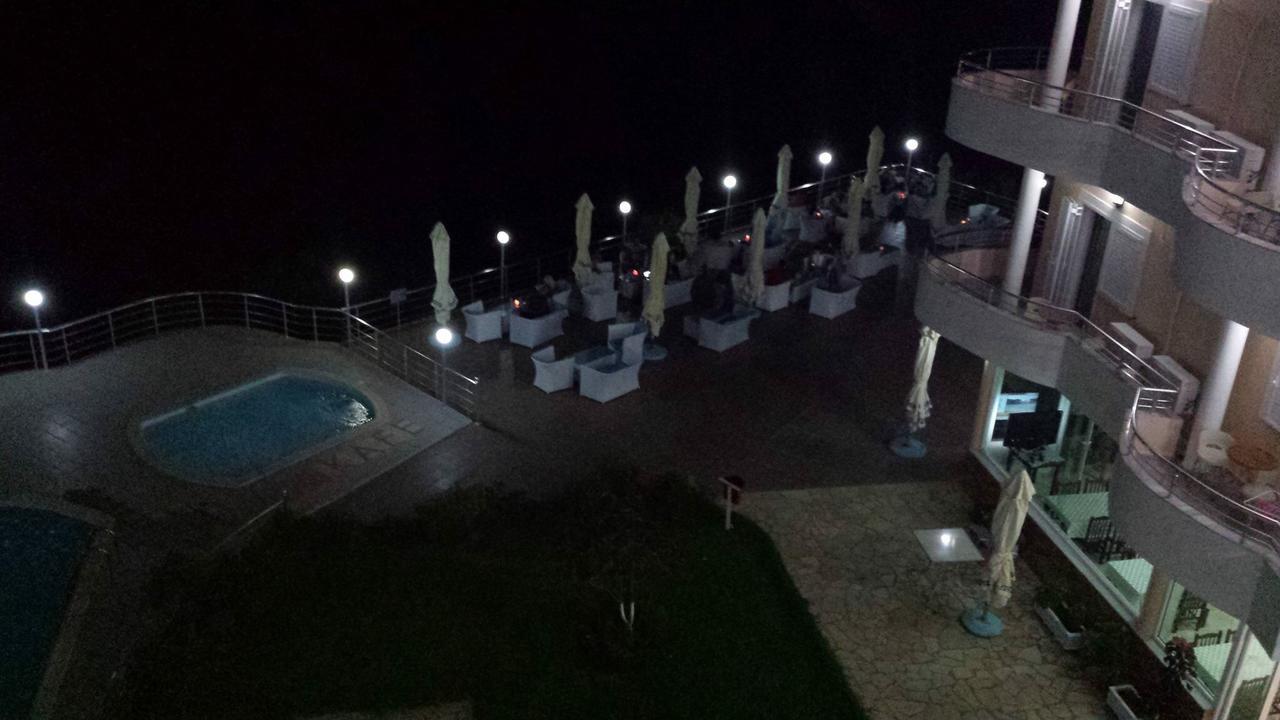 Hotel Vila Kafe Lukovë Exteriör bild