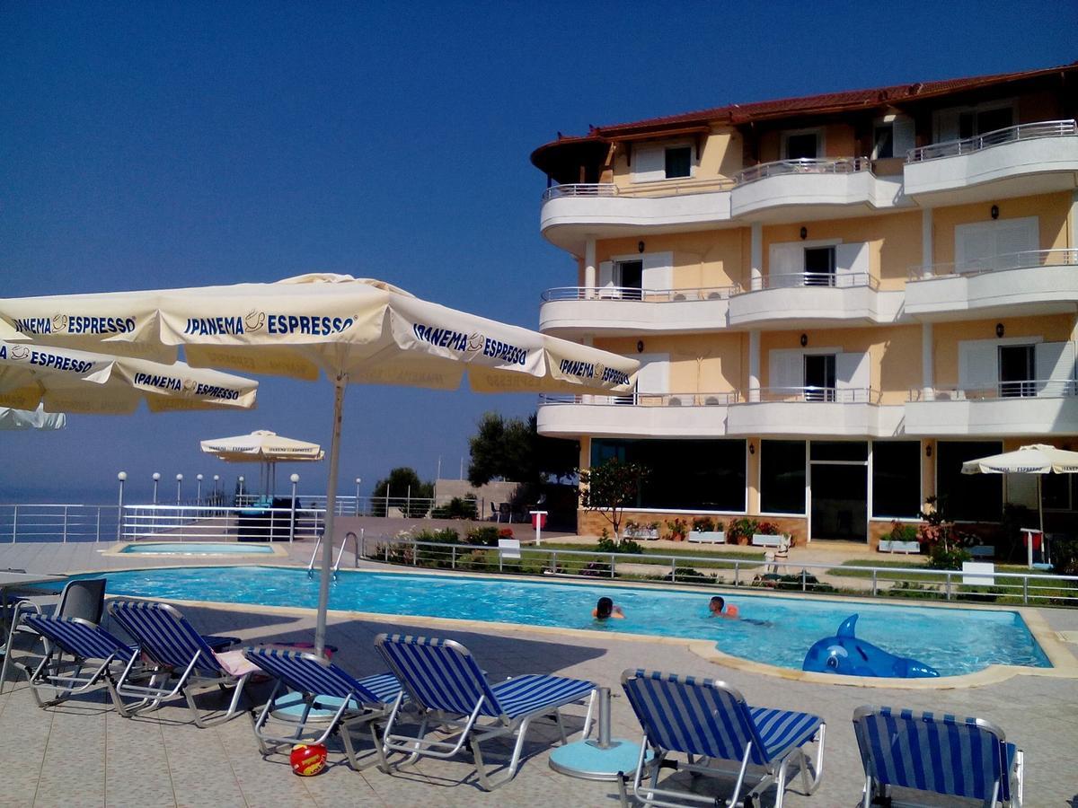 Hotel Vila Kafe Lukovë Exteriör bild