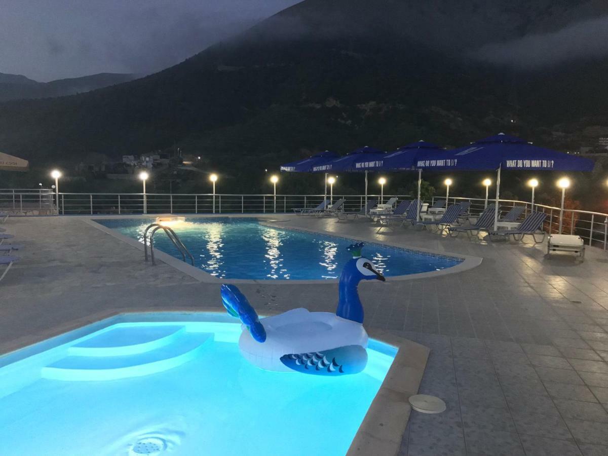 Hotel Vila Kafe Lukovë Exteriör bild