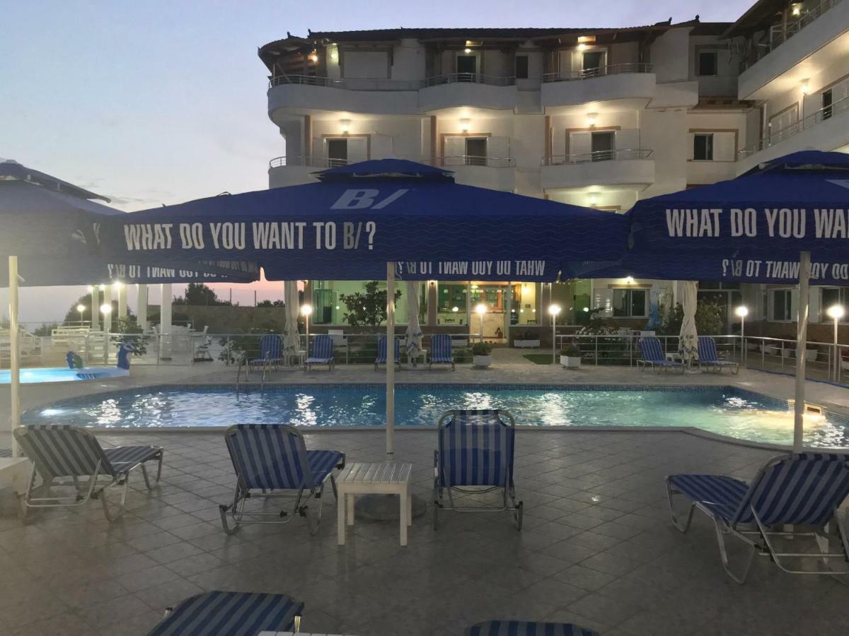 Hotel Vila Kafe Lukovë Exteriör bild