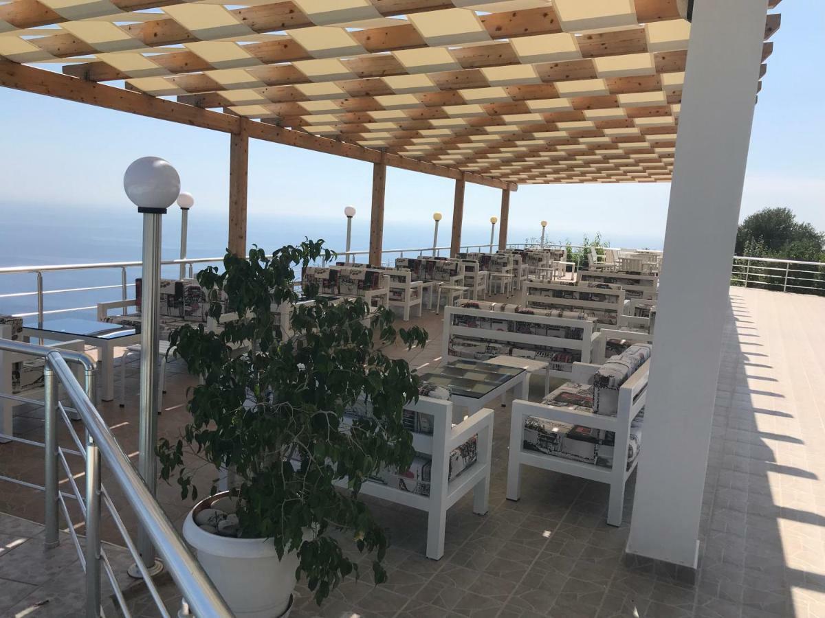Hotel Vila Kafe Lukovë Exteriör bild
