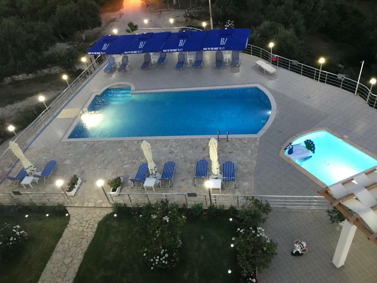 Hotel Vila Kafe Lukovë Exteriör bild